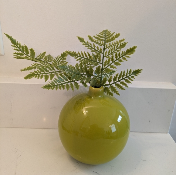 SOLD- Create and barrel ceramic bud vase - Picture 6 of 6